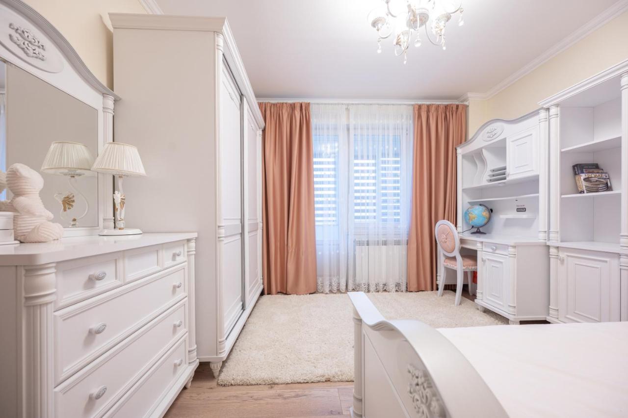 Ferienwohnung Dragos Flat Oradea Exterior foto